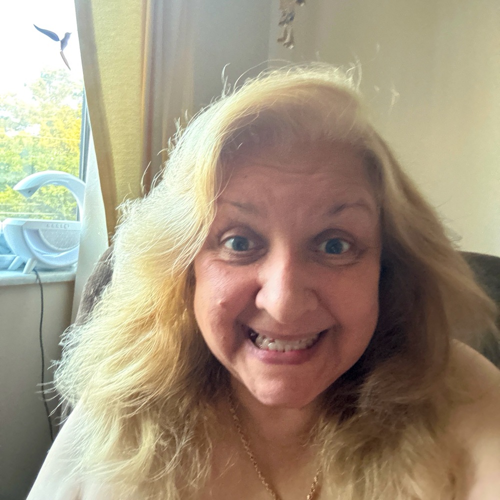 Meet your Posher, Maria